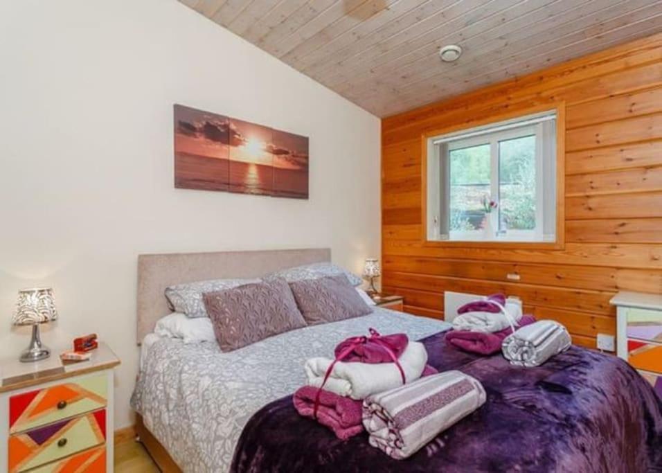 Luxury Peak District Lodge, Hot Tub, Log Burner, Nr Lake Rudyard Εξωτερικό φωτογραφία