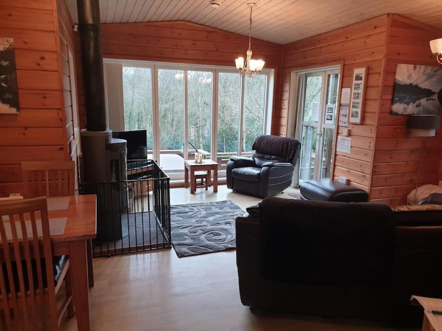Luxury Peak District Lodge, Hot Tub, Log Burner, Nr Lake Rudyard Εξωτερικό φωτογραφία