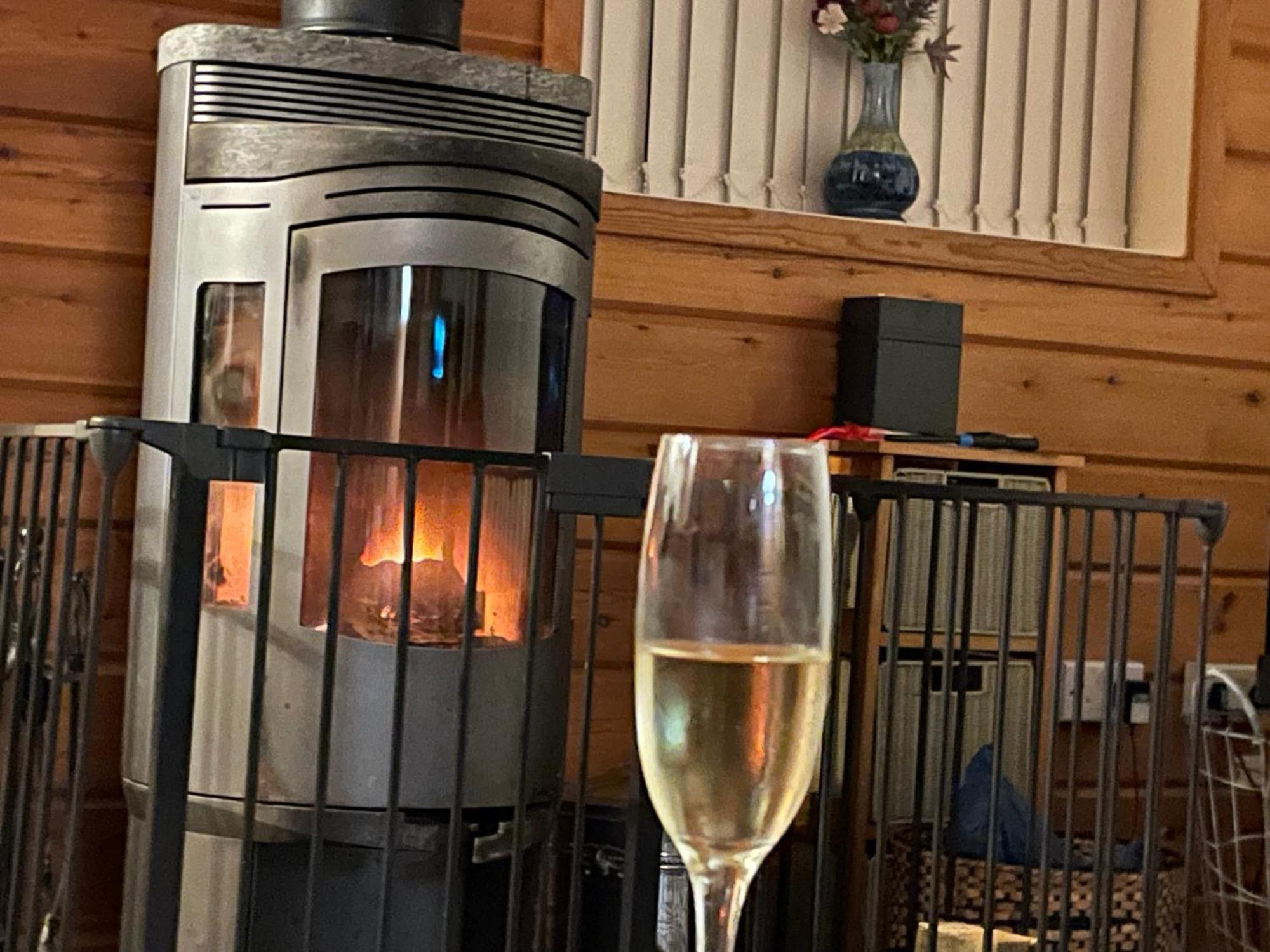 Luxury Peak District Lodge, Hot Tub, Log Burner, Nr Lake Rudyard Εξωτερικό φωτογραφία